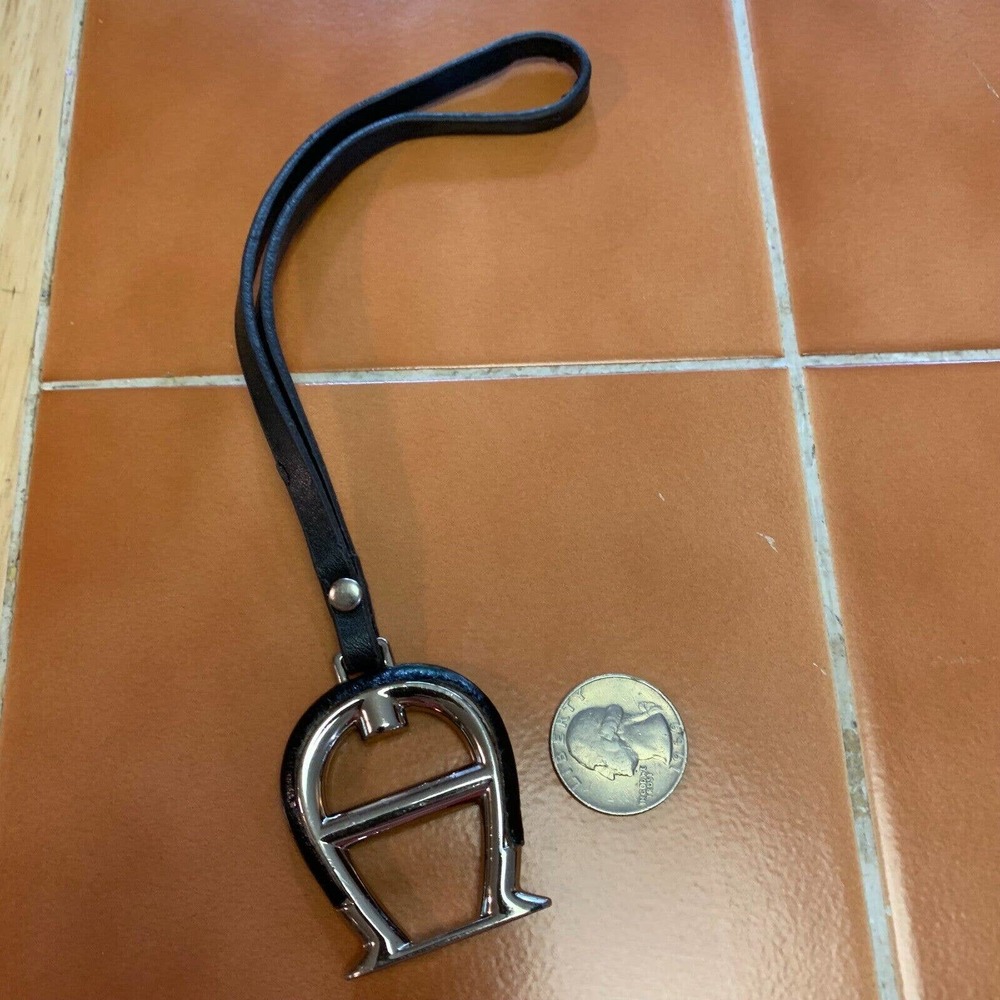 SOLD! ETIENNE AIGNER Silver/Black Signature Hang Tag Purse Charm (808) - Picture 5 of 9